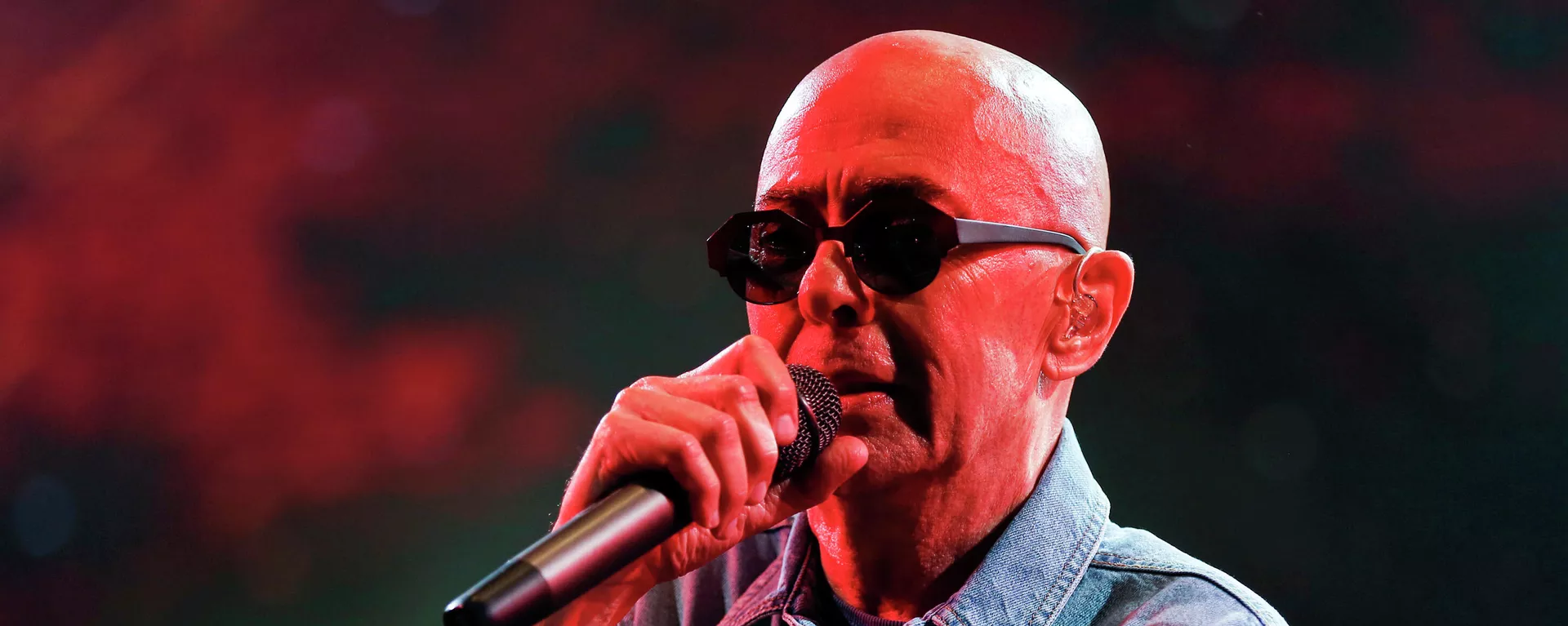 El cantante argentino Carlos 'Indio' Solari, exlíder de Patricio Rey y sus Redonditos de Ricota, durante un concierto en 2017 El cantante argentino Carlos 'Indio' Solari, exlíder de Patricio Rey y sus Redonditos de Ricota, durante un concierto en 2017 - Sputnik Mundo, 1920, 04.08.2021