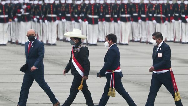 El presidente de Perú, Pedro Castillo, junto al primer ministro, Guido Bellido  - Sputnik Mundo