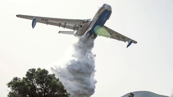 Un hidroavión Beriev Be-200 - Sputnik Mundo