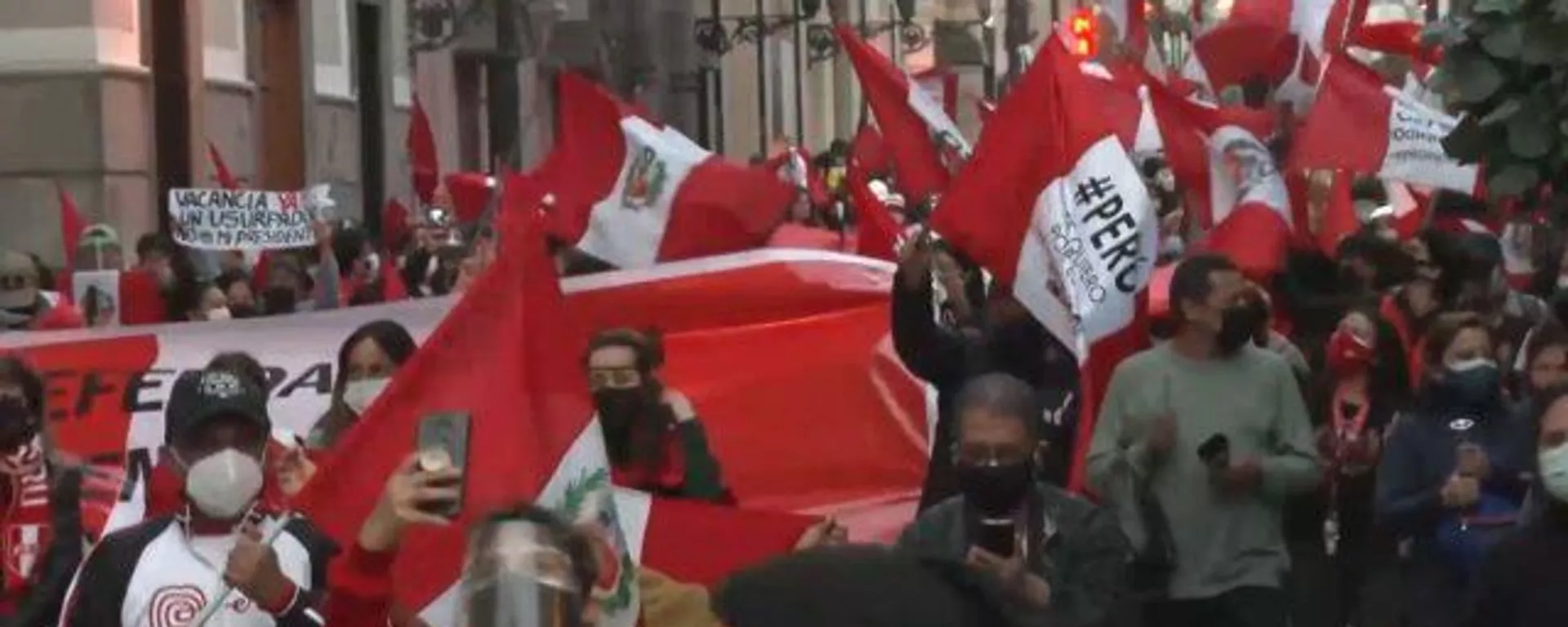 Las protestas contra el nuevo gabinete de Pedro Castillo reavivan las tensiones en Perú Las protestas contra el nuevo gabinete de Pedro Castillo reavivan las tensiones en Perú - Sputnik Mundo, 1920, 06.08.2021