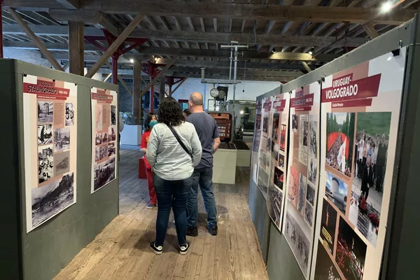 La exposición sobre el aporte solidario de la localidad uruguaya de San Javier a la lucha del Ejército soviético contra las tropas de la Alemania nazi en la batalla de Stalingrado La exposición sobre el aporte solidario de la localidad uruguaya de San Javier a la lucha del Ejército soviético contra las tropas de la Alemania nazi en la batalla de Stalingrado - Sputnik Mundo