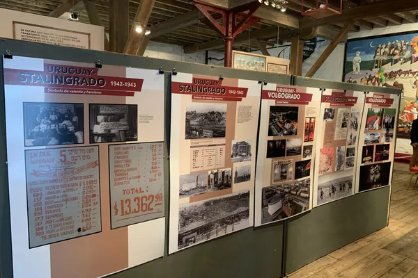 La exposición sobre el aporte solidario de la localidad uruguaya de San Javier a la lucha del Ejército soviético contra las tropas de la Alemania nazi en la batalla de Stalingrado La exposición sobre el aporte solidario de la localidad uruguaya de San Javier a la lucha del Ejército soviético contra las tropas de la Alemania nazi en la batalla de Stalingrado - Sputnik Mundo