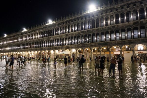 El fenómeno se debe a la subida del nivel del mar y la ubicación de Venecia. - Sputnik Mundo