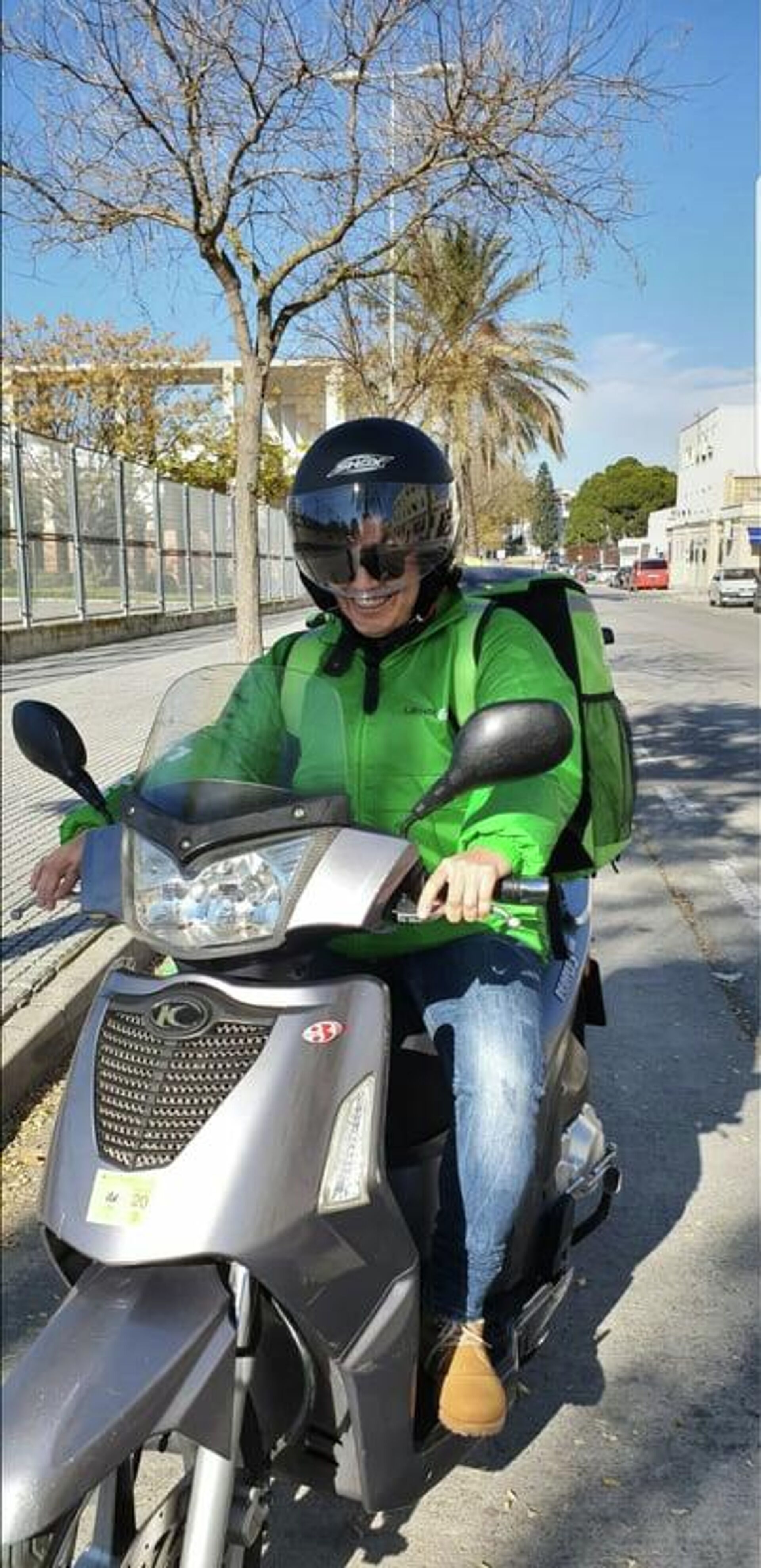 Lisset Delgado trabajando como 'rider' - Sputnik Mundo, 1920, 12.08.2021