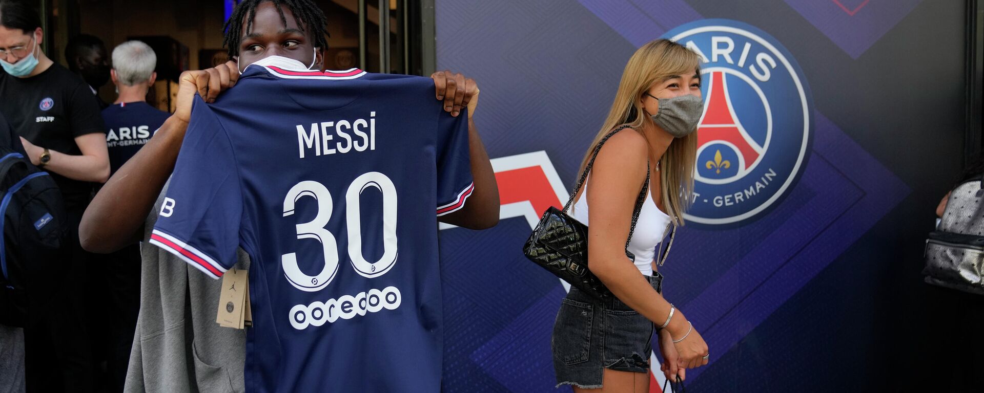 Venta camisetas Lionel Messi en París - Sputnik Mundo, 1920, 12.08.2021