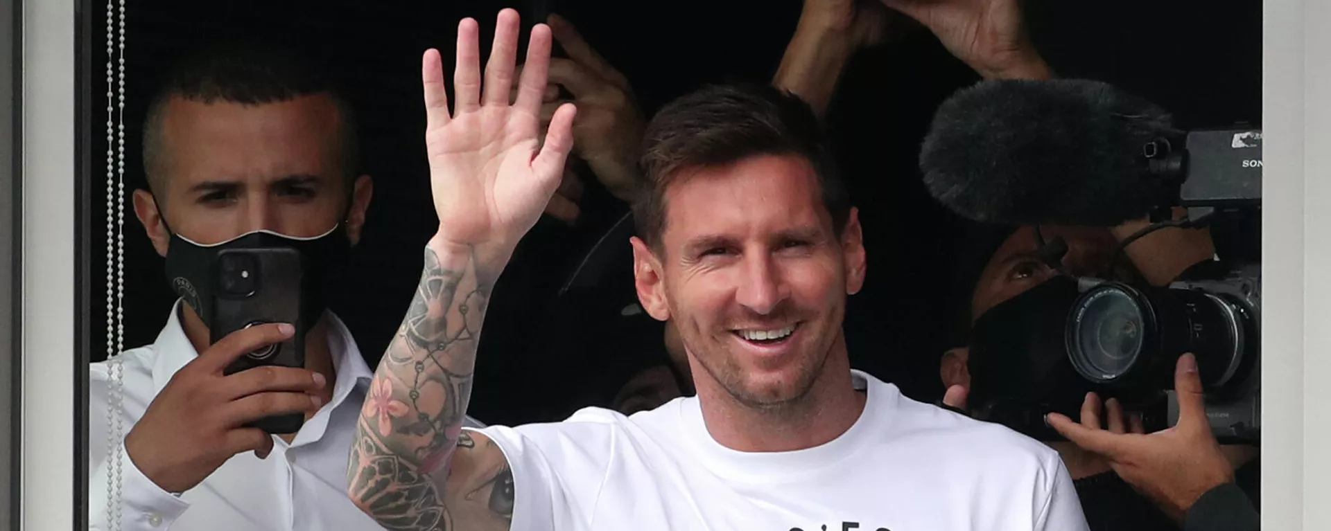 Bouabdella Bessedik y Lionel Messi Bouabdella Bessedik y Lionel Messi - Sputnik Mundo, 1920, 15.08.2021