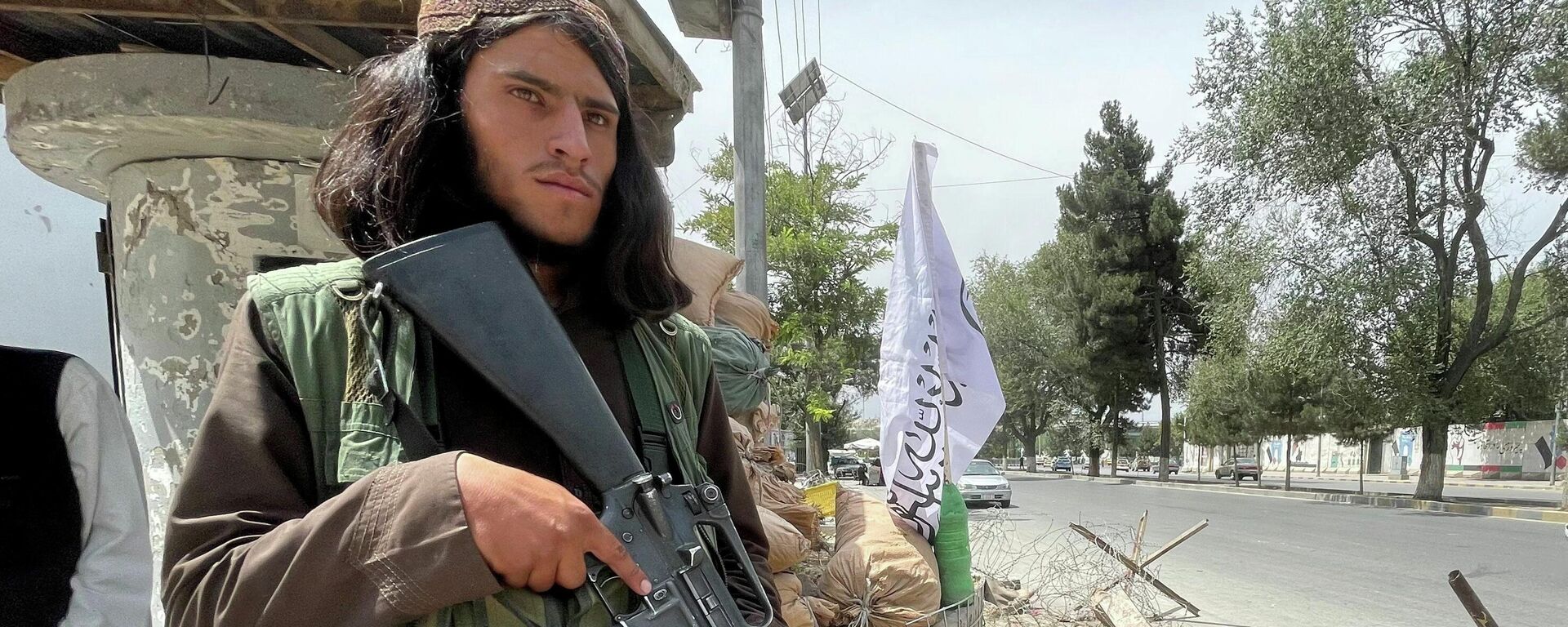 Un combatiente talibán - Sputnik Mundo, 1920, 17.08.2021