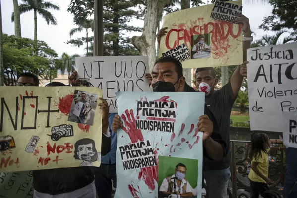 Participantes en una marcha por el asesinato del periodista Jacinto Romero en Orizaba, Veracruz. Participantes en una marcha por el asesinato del periodista Jacinto Romero en Orizaba, Veracruz. - Sputnik Mundo