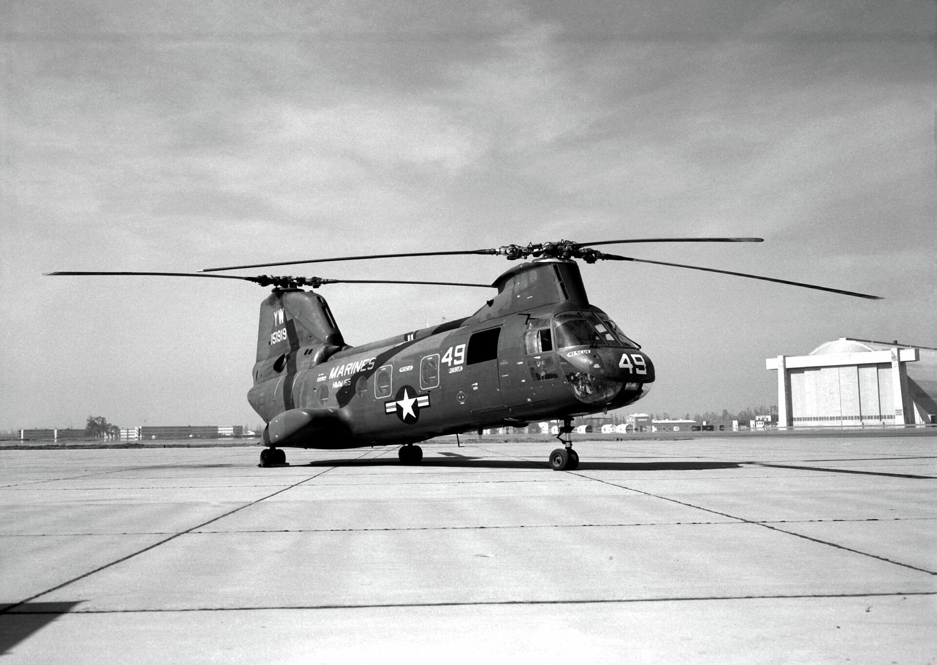 Un helicóptero Boeing Vertol CH-46A Sea Knight (BuNo 151919) del Cuerpo de Marines de EEUU (1966) Un helicóptero Boeing Vertol CH-46A Sea Knight (BuNo 151919) del Cuerpo de Marines de EEUU (1966) - Sputnik Mundo, 1920, 20.08.2021