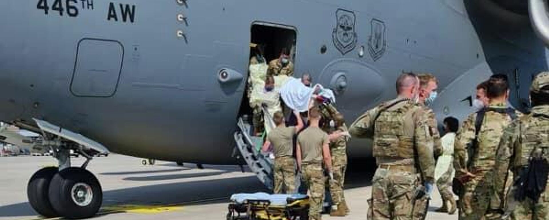 Una mujer afgana da a luz a un bebé a bordo de un avión de evacuación de EEUU - Sputnik Mundo, 1920, 22.08.2021