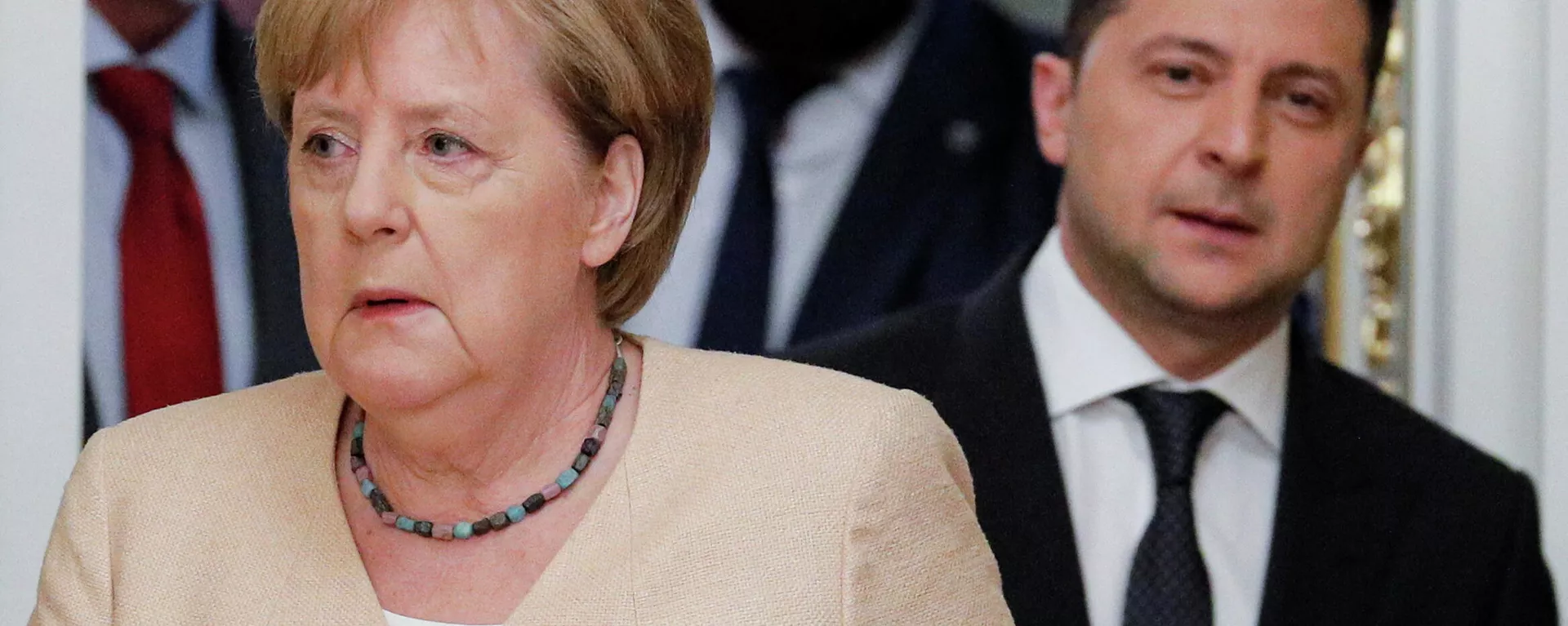 La canciller federal de Alemania, Angela Merkel, y el presidente ucraniano, Volodímir Zelenski La canciller federal de Alemania, Angela Merkel, y el presidente ucraniano, Volodímir Zelenski - Sputnik Mundo, 1920, 23.08.2021