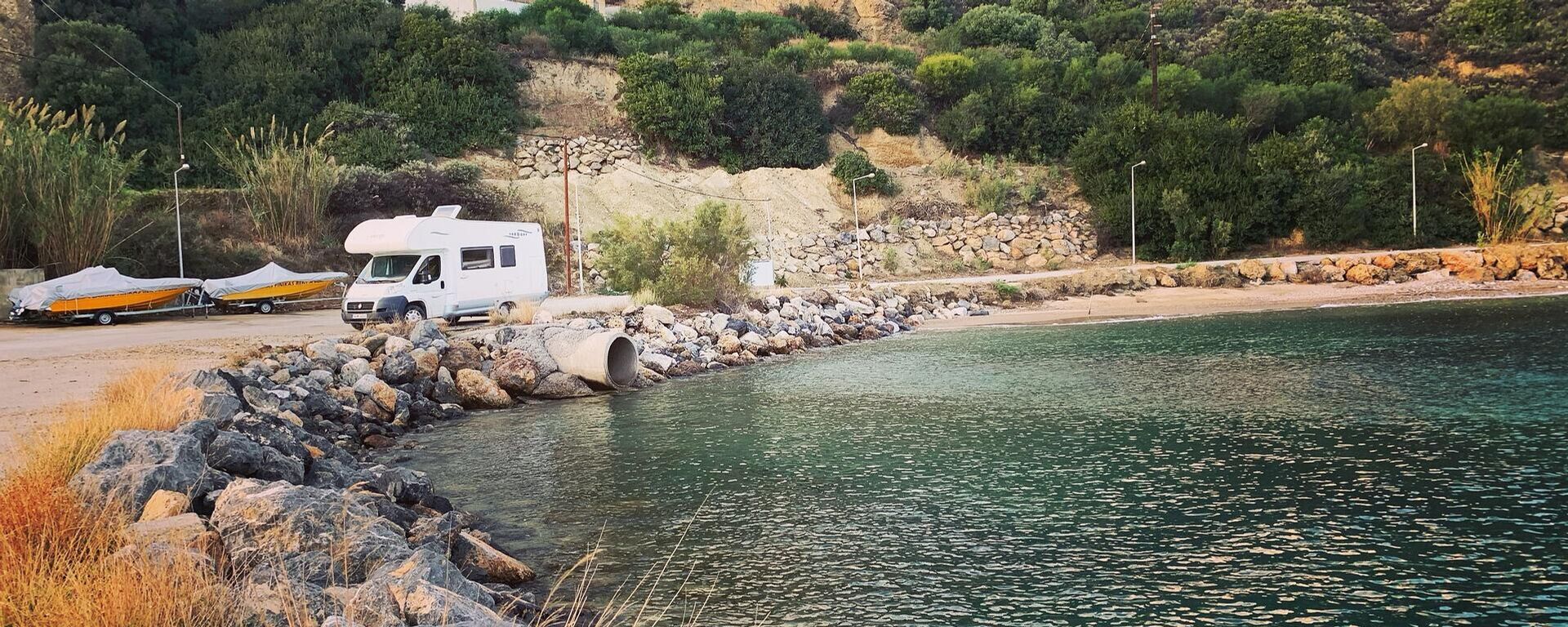 Una caravana aparcada en la montaña (referencial) - Sputnik Mundo, 1920, 29.08.2021