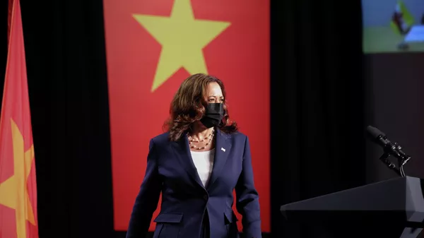 La vicepresidenta estadounidense, Kamala Harris, en Vietnam - Sputnik Mundo