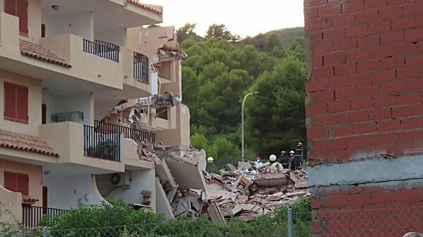 Se derrumba un edificio en Peñíscola, Castellón - Sputnik Mundo