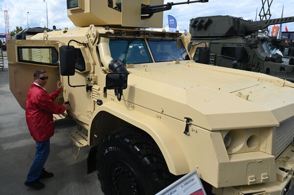 El vehículo blindado K-4386-3A-SpN en el foro Army 2021 - Sputnik Mundo