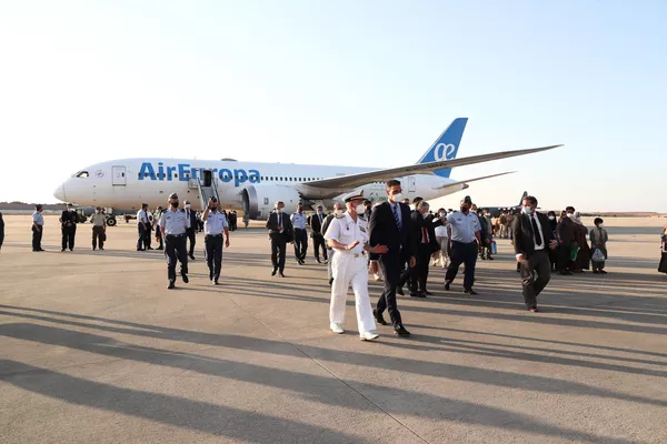 La llegada del avión con evacuados de Kabul a la base militar de Torrejón de Ardoz La llegada del avión con evacuados de Kabul a la base militar de Torrejón de Ardoz - Sputnik Mundo