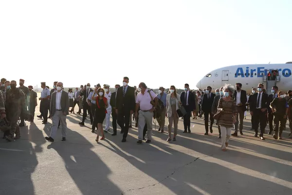 La llegada del avión con evacuados de Kabul a la base militar de Torrejón de Ardoz La llegada del avión con evacuados de Kabul a la base militar de Torrejón de Ardoz - Sputnik Mundo