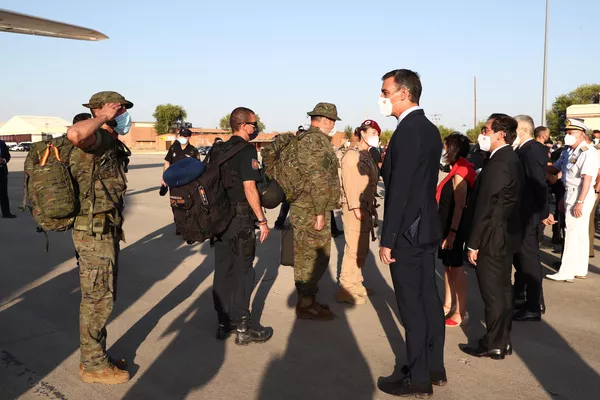 La llegada del avión con evacuados de Kabul a la base militar de Torrejón de Ardoz La llegada del avión con evacuados de Kabul a la base militar de Torrejón de Ardoz - Sputnik Mundo