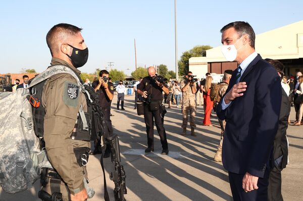 La llegada del avión con evacuados de Kabul a la base militar de Torrejón de Ardoz  - Sputnik Mundo