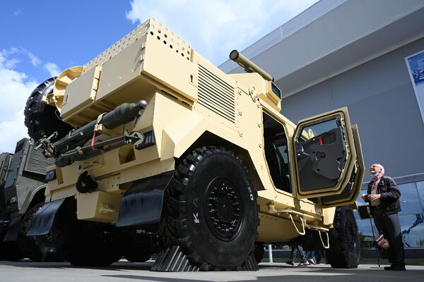 El vehículo blindado K-4386-3A-SpN en el foro Army 2021 - Sputnik Mundo