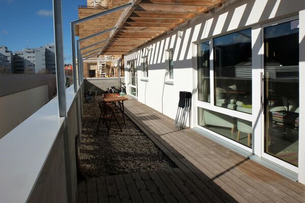 Pasillos de la cooperativa de viviendas Entrepatios, de Madrid - Sputnik Mundo