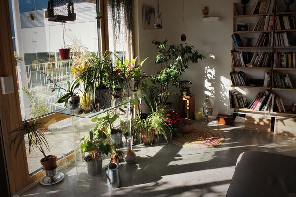 Interior de un piso de la cooperativa de viviendas Entrepatios, de Madrid - Sputnik Mundo