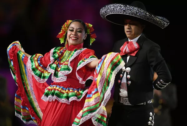 Artistas del Ejército y de la Fuerza Aérea de México bailan ante el público del festival Torre Spásskaya. Artistas del Ejército y de la Fuerza Aérea de México bailan ante el público del festival Torre Spásskaya. - Sputnik Mundo