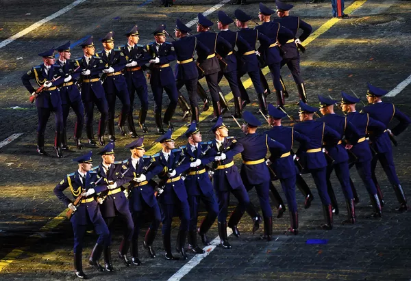 Una compañía de la guardia de honor de las Fuerzas Armadas de Bielorrusia actúa en la ceremonia de apertura de Torre Spásskaya. Una compañía de la guardia de honor de las Fuerzas Armadas de Bielorrusia actúa en la ceremonia de apertura de Torre Spásskaya. - Sputnik Mundo