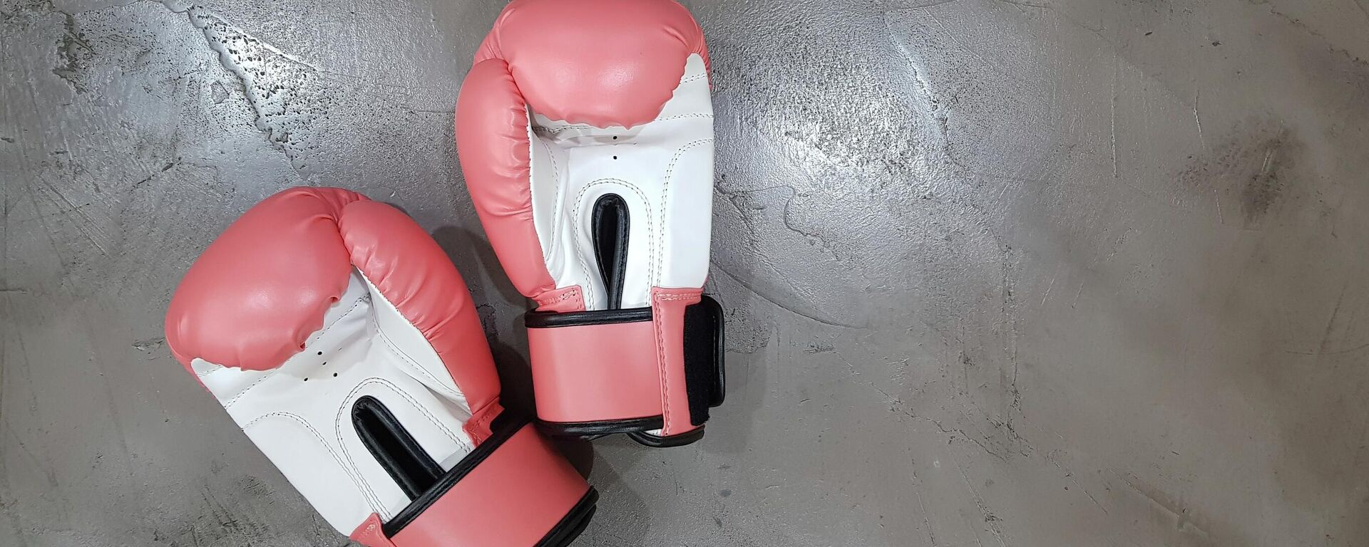 Unos guantes de boxeo rosados - Sputnik Mundo, 1920, 30.08.2021