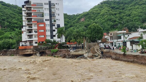 Tormenta tropical Nora en las costas de México - Sputnik Mundo