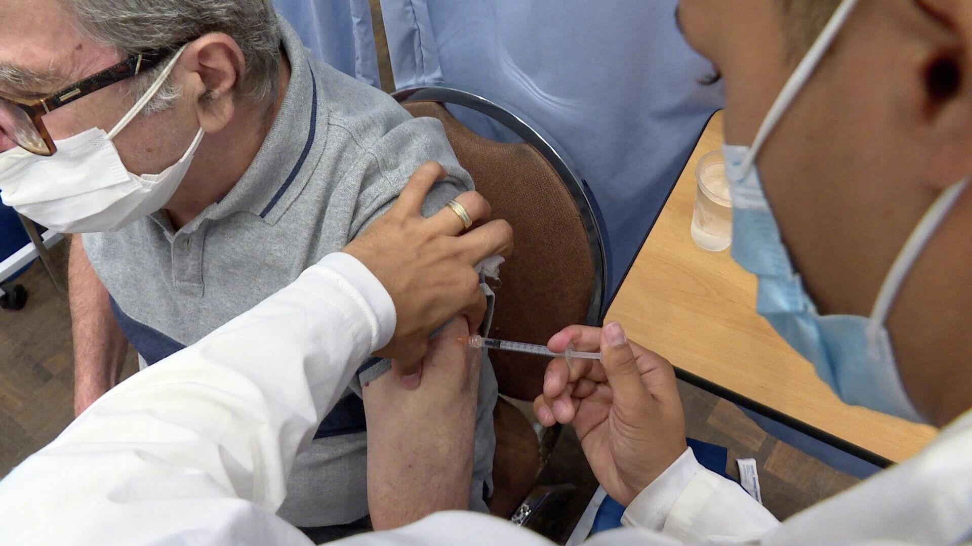 Los mayores de 60 años podrán asistir a los centros de vacunación sin previa cita Los mayores de 60 años podrán asistir a los centros de vacunación sin previa cita - Sputnik Mundo, 1920, 01.09.2021