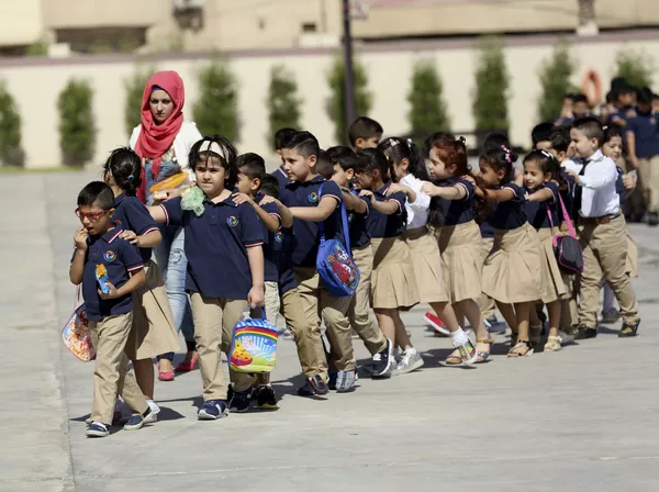 Alumnos en una escuela de Bagdad, Irak. Alumnos en una escuela de Bagdad, Irak. - Sputnik Mundo