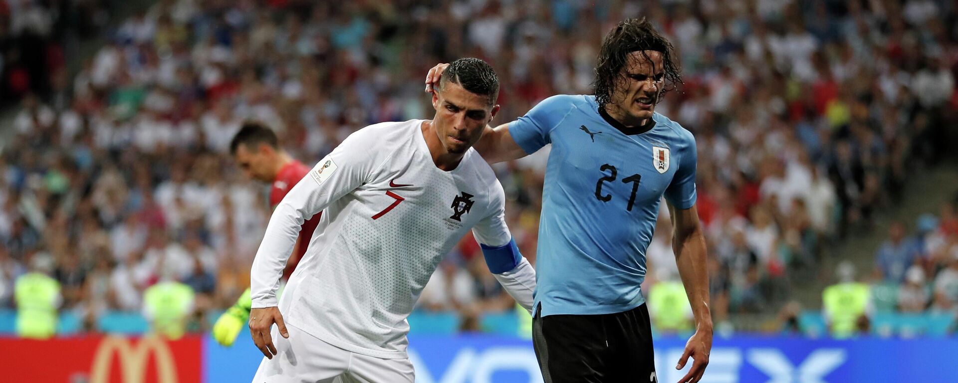 Cristiano Ronaldo y Edinson Cavani en la Copa del Mundo Rusia 2018 - Sputnik Mundo, 1920, 03.09.2021