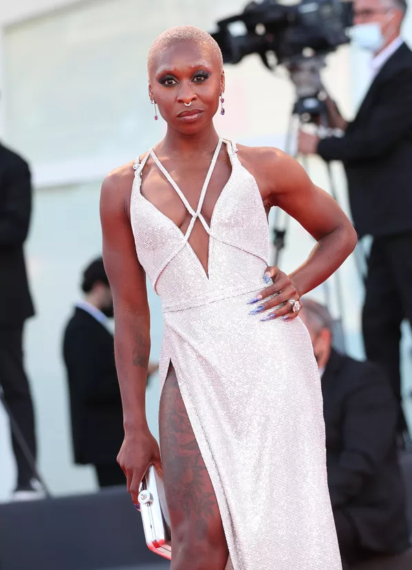 La modelo y actriz británica Cynthia Erivo en la ceremonia de apertura del festival. La modelo y actriz británica Cynthia Erivo en la ceremonia de apertura del festival. - Sputnik Mundo