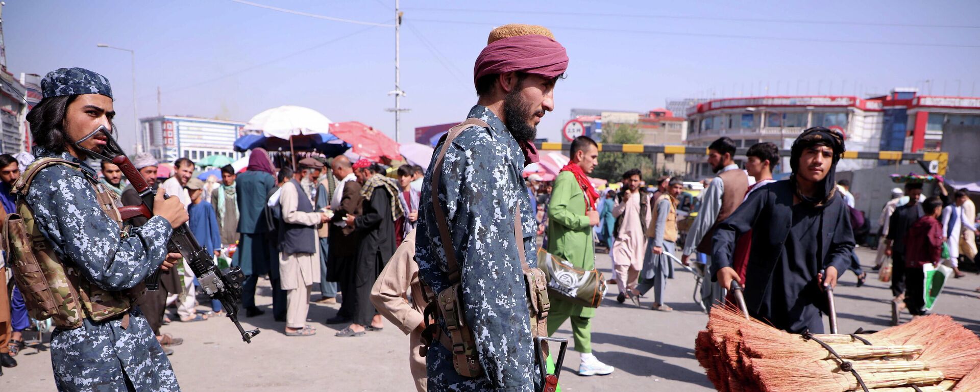 Las fuerzas de seguridad talibanes hacen la guardia en una calle de Kabul, Afganistán, el 4 de septiembre de 2021 - Sputnik Mundo, 1920, 04.09.2021