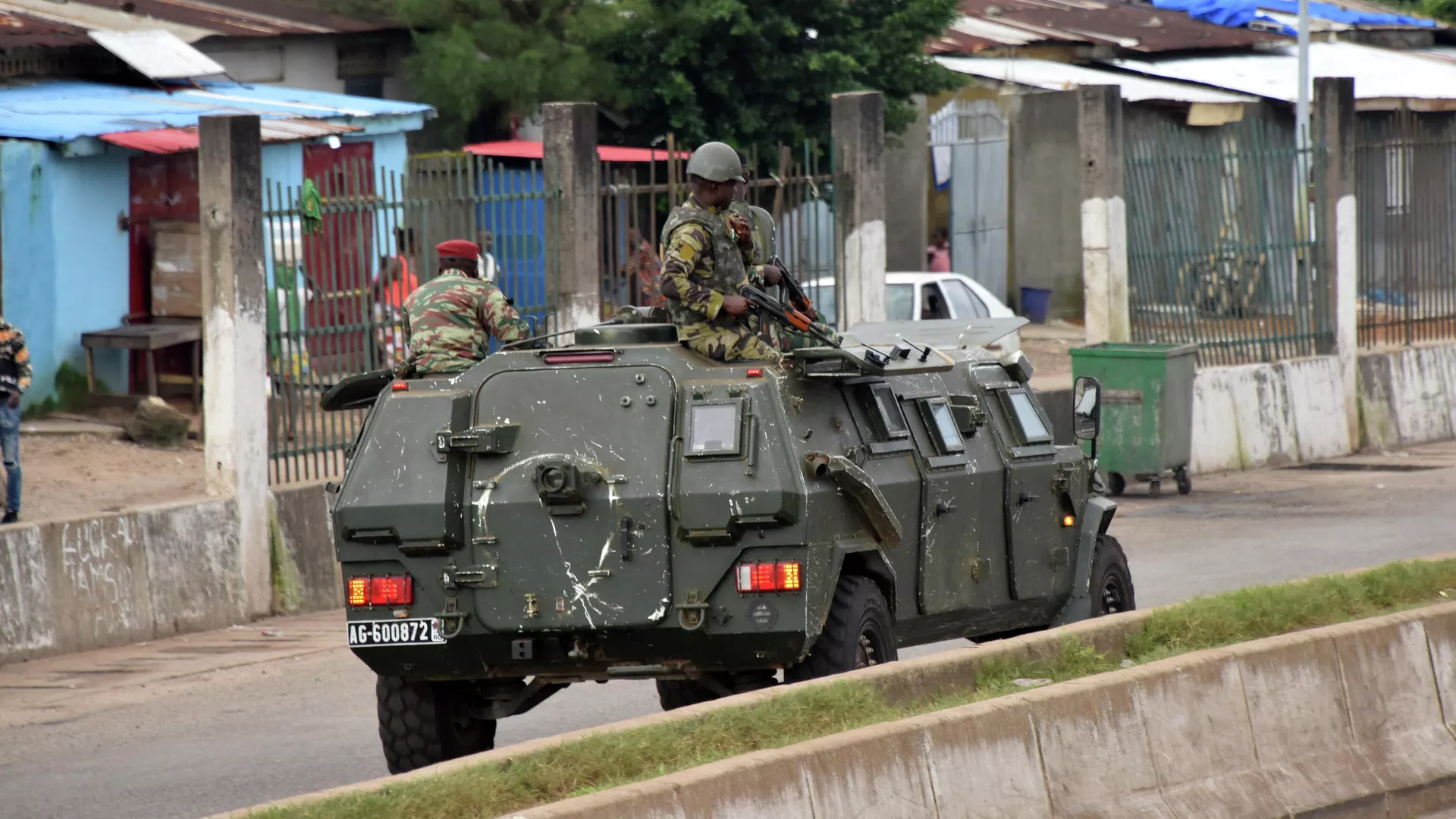 Soldados de las Fuerzas Armadas de Guinea durante el golpe de Estado en Conakry, el 5 de septiembre del 2021 Soldados de las Fuerzas Armadas de Guinea durante el golpe de Estado en Conakry, el 5 de septiembre del 2021