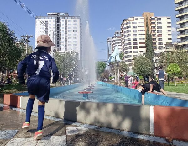 Cochabamba es la ciudad con mayor índice de contaminación en Bolivia. Según un informe de la Organización Mundial de la Salud (OMS) sobre la calidad del aire en 1.600 ciudades del mundo, Cochabamba está en el podio de las urbes más contaminadas de Sudamérica, según el Observatorio del Derecho Humano a la Vivienda en Bolivia. - Sputnik Mundo