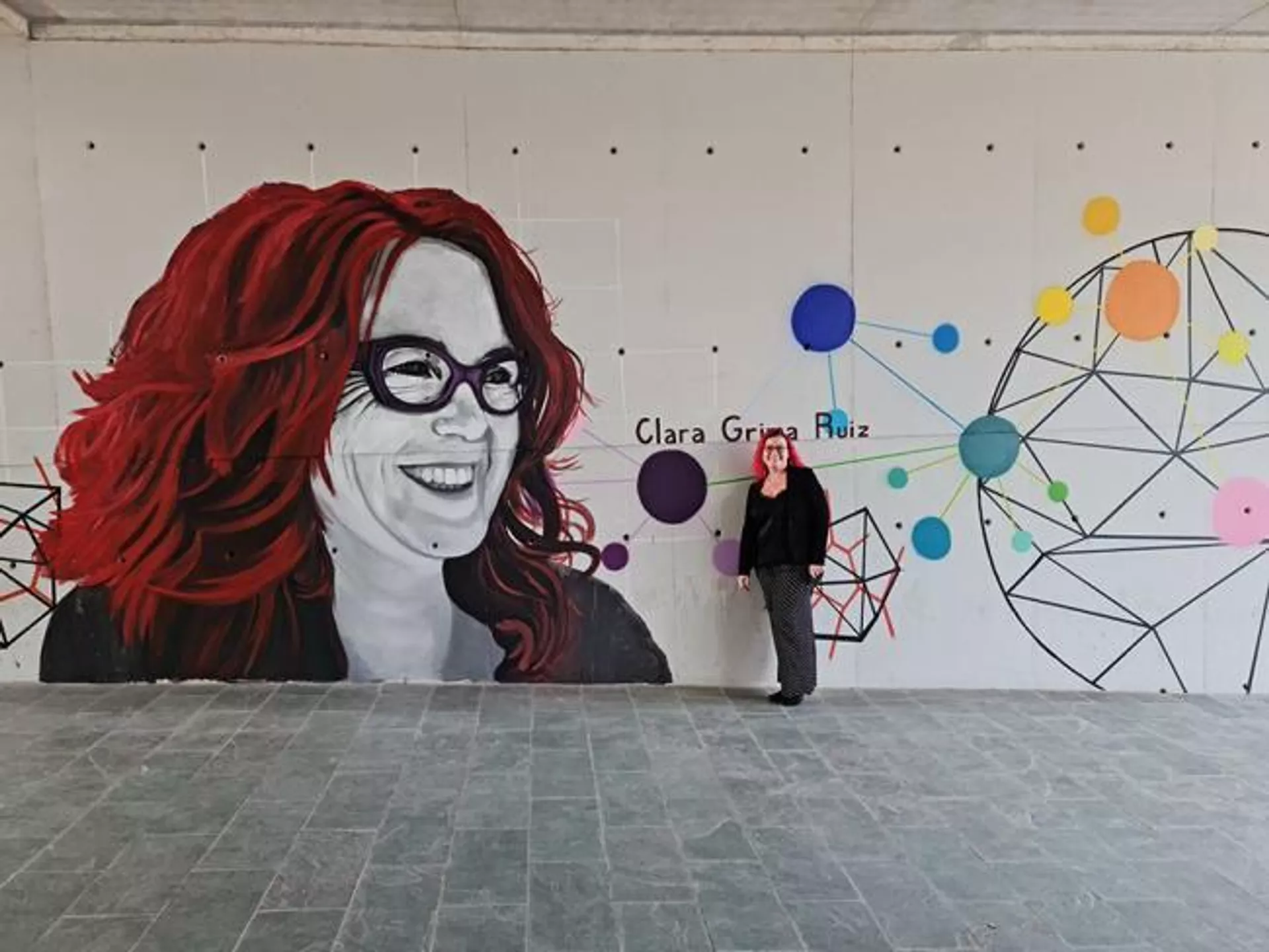 Clara Grima ante un mural en su honor en Sevilla Clara Grima ante un mural en su honor en Sevilla - Sputnik Mundo, 1920, 06.09.2021