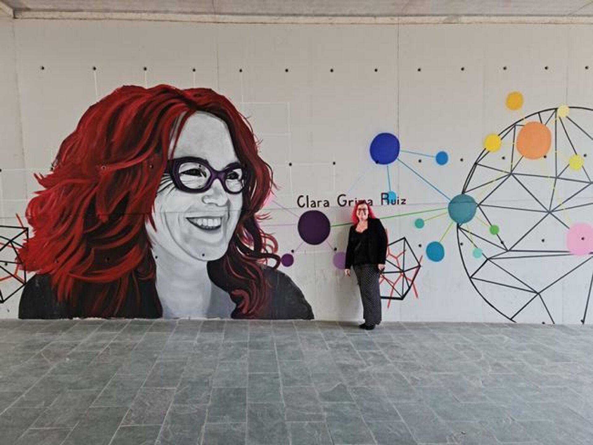 Clara Grima ante un mural en su honor en Sevilla - Sputnik Mundo, 1920, 06.09.2021