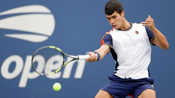 Carlos Alcaraz, durante su partido de 1/8 de final ante el alemán Peter Gojowczyk - Sputnik Mundo