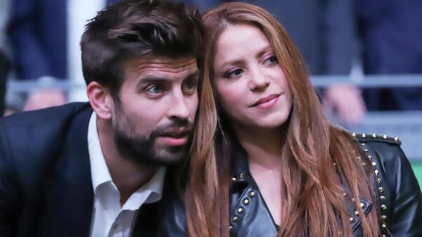 Gerard Piqué y Shakira - Sputnik Mundo