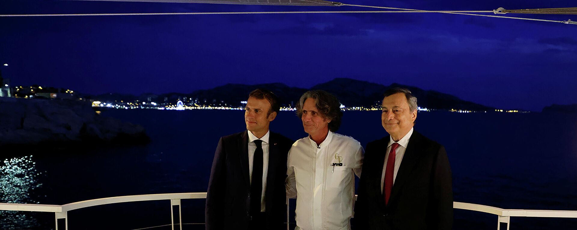 El presidente de francia, Emmanuel Macron, chef francés Gerald Passedat y el primer ministro de Italia, Mario Draghi - Sputnik Mundo, 1920, 06.09.2021