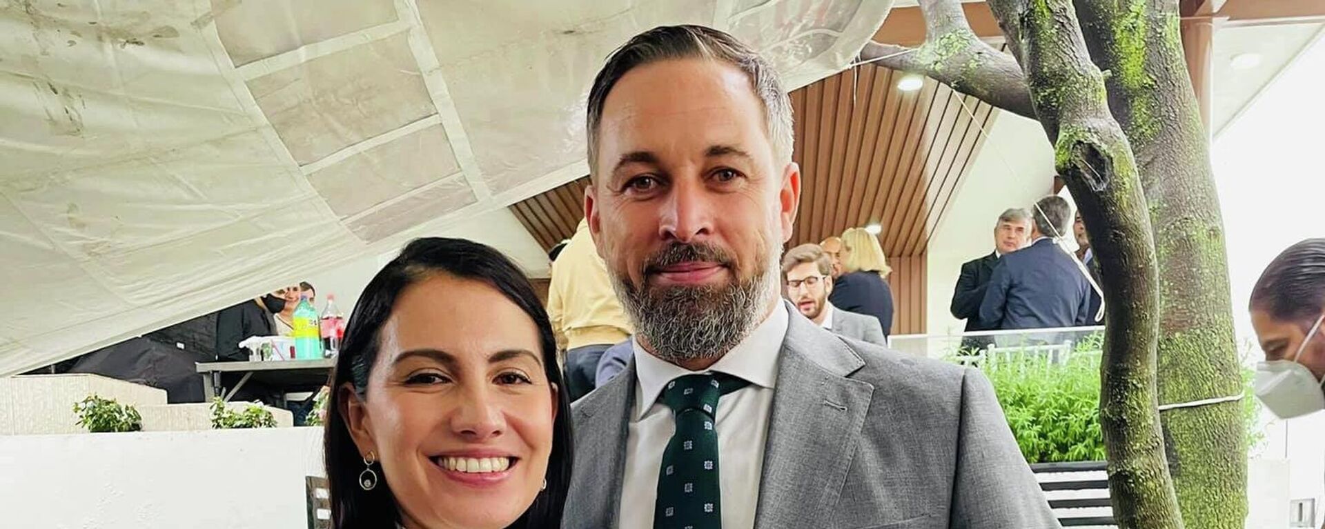 Elsa Adané Méndez y Santiago Abascal. - Sputnik Mundo, 1920, 06.09.2021