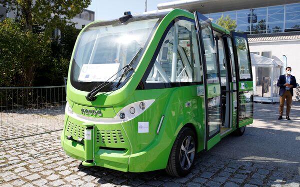 Un autobús Navya se expuso al aire libre durante la ceremonia de inauguración de la IAA 2021 en Múnich. - Sputnik Mundo