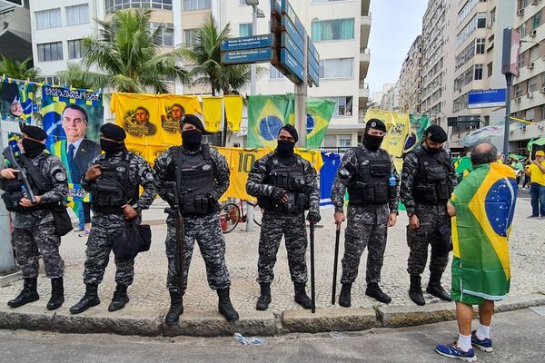 La manifestación en la playa de Copacabana, Río de Janeiro - Sputnik Mundo