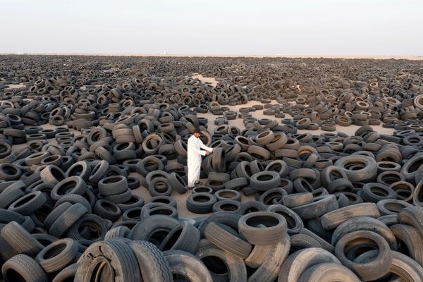 El Gobierno de Kuwait planea construir varias fábricas más en Salmi y convertir la región en un centro de reciclaje de neumáticos. El Gobierno de Kuwait planea construir varias fábricas más en Salmi y convertir la región en un centro de reciclaje de neumáticos. - Sputnik Mundo