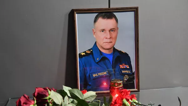 Homenaje al ministro de Emergencias de Rusia, Evgueni Zínichev - Sputnik Mundo