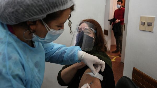 Vacunación contra COVID-19 en Montevideo, Uruguay - Sputnik Mundo