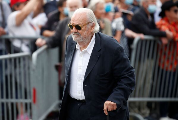 El productor Norber Saada frente a la iglesia de Saint-Germain-des-Pres. - Sputnik Mundo