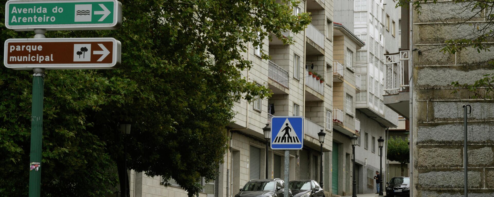Edificio en la rúa de Astureses en O Carballiño, desde donde cayó la víctima - Sputnik Mundo, 1920, 10.09.2021